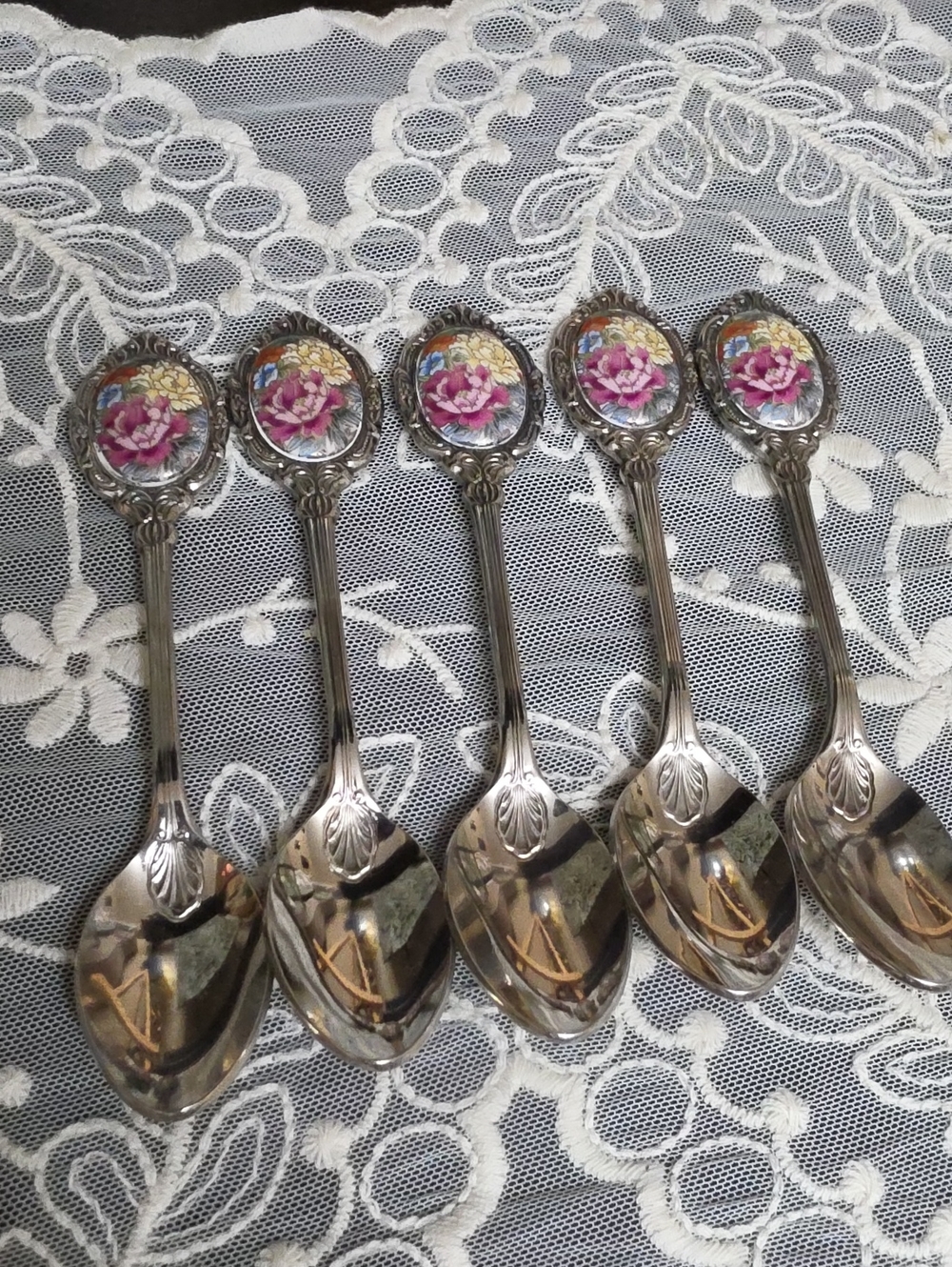 Vtg 5 Japan Ceramic Cameo Flower Silverplate Dessert Spoons Hand Painted
